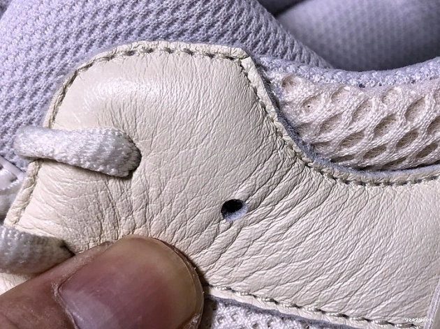 EG7596 Adidas 700 Analog Boost Yeezy 1025